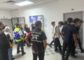 AHLI Geng Suria dikawal anggota polis ketika menghadapi pertuduhan menyertai kumpulan jenayah terancang di Mahkamah Sesyen Sungai Petani, hari ini.