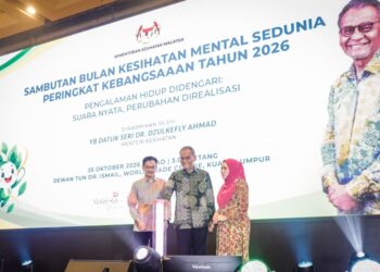 DZULKEFLY Ahmad (tengah) sewaktu merasmikan majlis Sambutan Bulan Kesihatan Mental Sedunia Peringkat Kebangsaan 2026 di Pusat Dagangan Dunia (WTC), di sini hari ini. - UTUSAN/MUHAMAD IQBAL ROSLI