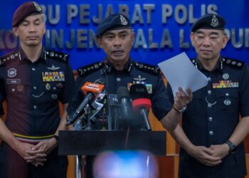 Ketua Polis Kuala Lumpur, Datuk Fadil Marsus ketika sidang media di Ibu Pejabat Kuala Lumpur hari ini.-UTUSAN/M. FIRDAUS M. JOHARI