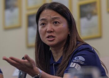 HANNAH Yeoh ketika sidang media selepas majlis pelancaran penjenamaan stesen MRT Raja Uda – Institut Jantung Negara. - UTUSAN/  M. FIRDAUS M. JOHARI