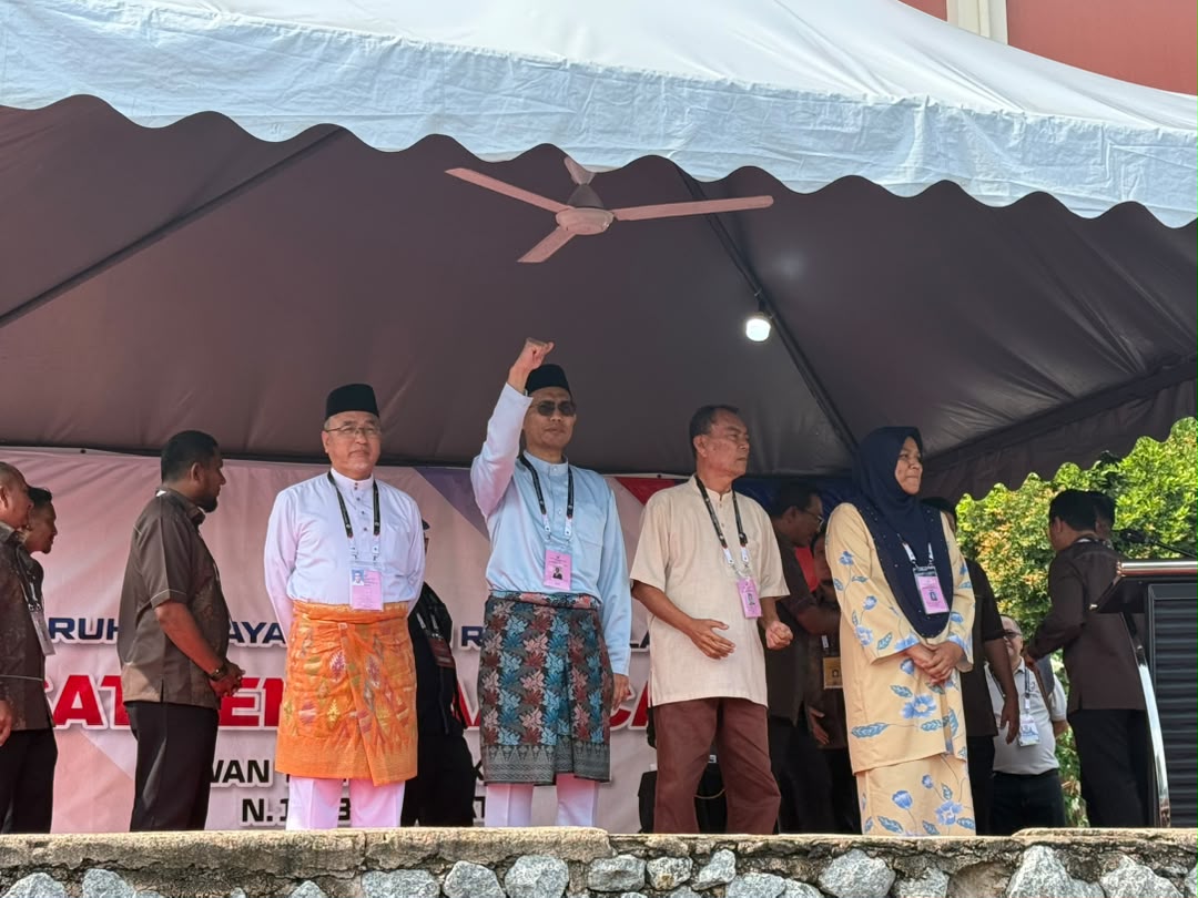 Adly Zahari dicabar tiga calon lain di Bukit Katil Adly Zahari dicabar tiga calon lain di Bukit Katil