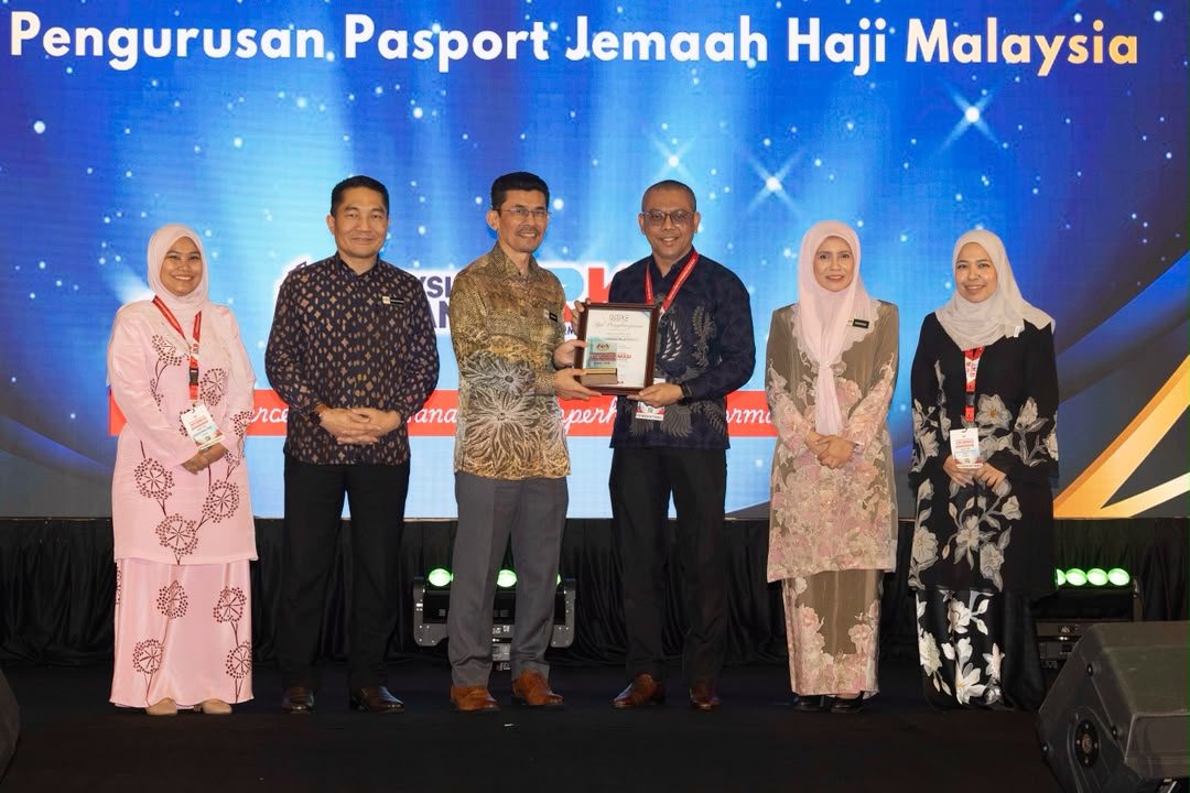 TH raih anugerah platinum pengurusan pasport jemaah haji TH raih anugerah platinum pengurusan pasport jemaah haji