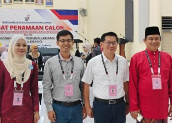 DARI kiri Farzana Hayani Mohd. Nasir, Young Jie Yu, Lim Ban Hong dan Mohamad Ali Mohamad.