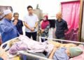 KEPRIHATINAN Adam Loh Wei Chai penduduk yang sakit di kawasannya.