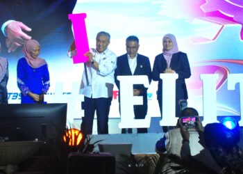 AHMAD Zahid Hamidi merasmikan Hari Terbuka JELITA – Latihan Intensif 12 Jam di UTeM, Melaka hari ini. UTUSAN/AMRAN MULUP