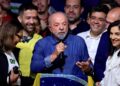 LUIZ Inacio Lula da Silva (tengah). - AFP