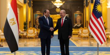 SULTAN Ibrahim bersama Abdel Fattah El-Sisi sempena lawatan negara Presiden Mesir itu ke Malaysia. - FB SULTAN IBRAHIM