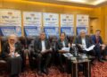AHMAD Maslan (tengah) selepas Majlis Penutupan Persidangan Jalan Raya Malaysia Ke-13 dan Kongres Serantau Asia Pasifik Persekutuan Jalan Raya Antarabangsa (IRF) Ke-6, hari ini.
