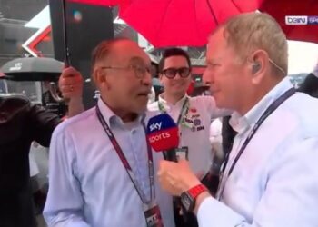 TANGKAP layar Anwar ketika ditemu bual Sky Sports hari ini.