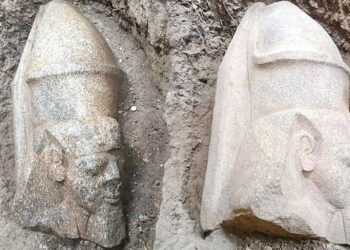 DUA patung gergasi Firaun Ramses II ditemukan. - Kementerian Pelancongan dan Antikuiti