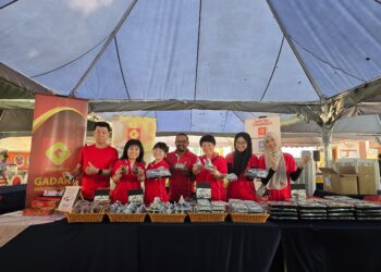 PARA peserta menyertai Charity Bazaar 2026 di Dewan MPAJ Cheras Baru, Jalan Kuari, Cheras.