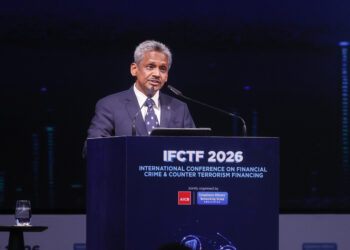 ABDUL Rasheed Ghaffour berucap pada Persidangan Antarabangsa mengenai Jenayah Kewangan dan Pembiayaan Keganasan (IFCTF) 2026 di Pusat Konvensyen Kuala Lumpur, semalam. - UTUSAN/SHIDDIEQIIN ZON