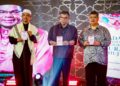 SAIFUDDIN Nasution Ismail meluncurkan Buku Adab Bermasyarakat Berpedomankan Surah al-Hujurat sempena Wacana Nasional Surah al-Hujurat di Kulim Golf & Country Resort di Kulim.