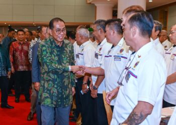 MOHAMED Khaled Nordin ketika hadir pada Majlis Perasmian Perhimpunan Agung Negara Ke-100 PVATM di Ampang, Selangor, semalam. – Mingguan/SYAKIR RADIN