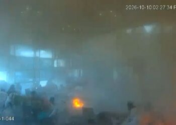 TANGKAP layar rakaman serangan Houthi di lapangan terbang Riyadh. - AFP