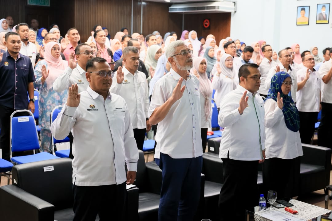 KADA nafi potongan pemutuan padi cecah 35 peratus KADA nafi potongan pemutuan padi cecah 35 peratus