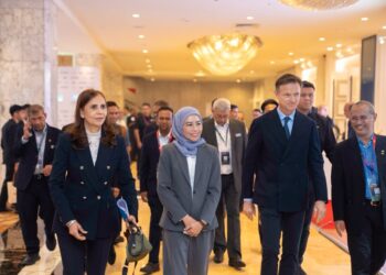 NORAINI Ahmad (dua dari kiri) menghadiri Majlis Perasmian MPOF KL 2026, di Kuala Lumpur, hari ini.