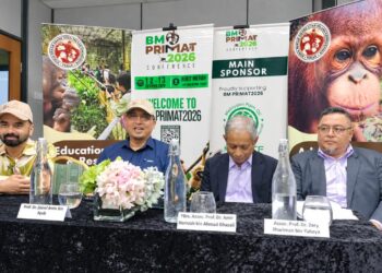 DR. ZAINAL Amin Ayub (dua dari kiri) pada sidang akhbar sempena BM Primat2026 di Pulau Orang Utan Bukit Merah di Bagan Serai hari ini. - UTUSAN/ WAT KAMAL ABAS