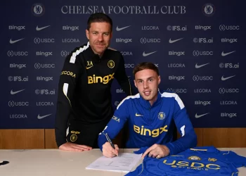 Cole Palmer mengikat kontrak baharu bersama Chelsea sehingga 2034, sekali gus melanjutkan tempoh khidmatnya setahun daripada perjanjian terdahulu yang berakhir pada 2033. - IHSAN CHELSEA FC
