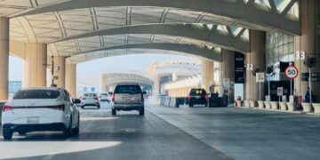TERMINAL penumpang Lapangan Terbang King Khalid terbakar di Riyadh. - AFP