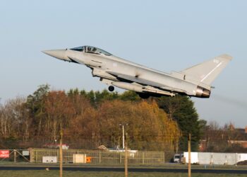 PESAWAT pejuang Typhoon dari pangkalan Tentera Udara Diraja Britain (RAF) di Coningsby berhampiran Lincoln, timur England.-AFP