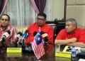 AB. Rauf Yusoh mengadakan sidang media selepas mempengerusikan Mesyuarat Perhubungan UMNO Melaka di Seri Bendahara malam tadi.-UTUSAN/AMRAN MULUP