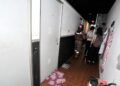 Keadaan laluan bilik-bilik sewa yang sempit di sebuah premis perniagaan rumah kedai di Larkin Jaya, Johor Bahru, Johor.-MINGGUAN/RAJA JAAFAR ALI