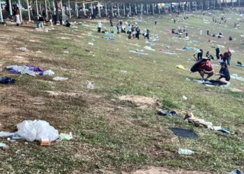 SUASANA di sekitar Sepang International Circuit (SIC) yang tular di media sosial menunjukkan sampah bertaburan di kawasan tempat duduk serta ruang penonton selepas penganjuran Formula 1 (F1) Gulf Air Bahrain Grand Prix di Malaysia 2026.