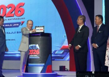HAJIJI Noor melakukan gimik perasmian Konvensyen Integriti, Tadbir Urus dan Antirasuah (KITA) 2026 di Pusat Konvensyen Antarabangsa Sabah (SICC), Kota Kinabalu, hari ini. - IHSAN JKM SABAH