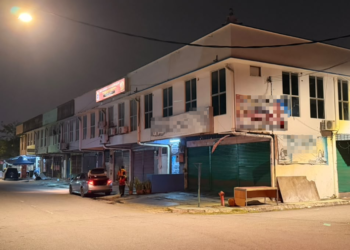 PEKAN Meru didakwa dicemari dengan kewujudan semula pusat-pusat judi yang dipercayai beroperasi secara haram di dalam kawasan majoriti penduduk beragama Islam di Klang. - UTUSAN/SADDAM YUSOFF