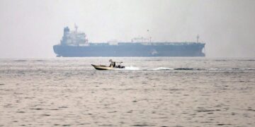 SELAT Hormuz menjadi pertikaian antara Amerika Syarikat dengan Iran. - AFP