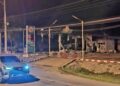 SEBUTIR bom motosikal roda tiga diletupkan di hadapan stesen minyak PT di Ban Pulanibong, Mukim Cheh Heh, Tak Bai, Thailand. - IHSAN ISOC 4