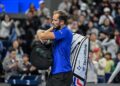 Daniil Medvedev meninggalkan gelanggang selepas penyertaannya dibatalkan kerana memukul bola ke arah penonton sehingga mencederakannya dalam Terbuka China. - AFP