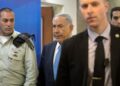 BENJAMIN Netanyahu (tengah) dan Eyal Zamir (kiri). - AFP