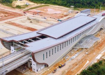 KERJA pembinaan di stesen projek Laluan Rel Pantai Timur (ECRL) Kuala Terengganu siap dibangunkan ketika tinjauan di Kampung Durian Guling, Marang, Terengganu.
