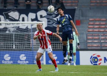 Giancarlo Gallifuoco (kiri) masih menunggu keputusan FIFA berhubung status naturalisasi. - UTUSAN/MUHAMAD IQBAL ROSLI