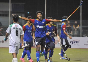 Naaveennash Panicker meraikan gol menentang Pakistan di Stadium Hoki Johor Taman Daya, Johor Bahru, semalam. - UTUSAN/RAJA JAAFAR ALI