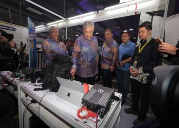 AHMAD Zahid Hamidi melawat pameran pada Majlis Peluncuran Bulan Kesiapsiagaan Nasional 2026 di Pusat Konvensyen Ipoh hari ini.
