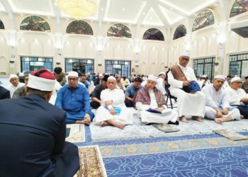 AHMAD Zahid Hamidi bersama 300 jemaah menyertai Rehlah Perdana Bulan Kesiapsiagaan Nasional (BKN) Tahun 2026 yang berlangsung di Masjid Sultan Azlan Shah, Ipoh, Perak.
