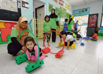 KERAJAAN tidak wajar menarik Elaun Pekerja
Cacat (EPC) serta-merta walaupun pekerja
orang kurang upaya (OKU) mencapai tangga gaji
RM1,500 sebulan. - GAMBAR HIASAN