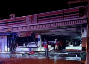 PREMIS 7-Eleven yang diletupkan kumpulan pemisah di Sungai Golok, 16 Ogos lalu.-AGENSI