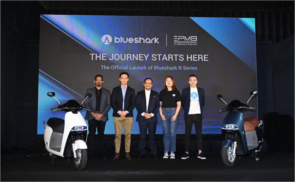 Blueshark pasar skuter elektrik pintar Siri R berteknologi tinggi