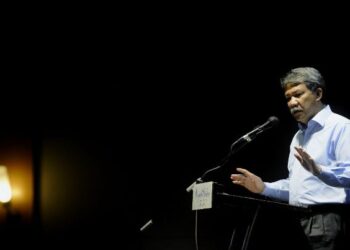 MOHAMAD Hasan sewaktu berucap merasmikan Persidangan Agung Kali Ke-6 Sesi 2020 Persatuan Solidariti Nasional (Persona di Seremban hari ini.-UTUSAN/MOHD. SHAHJEHAN MAAMIN.