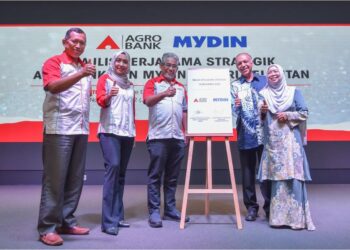MAJLIS mendatangani kerjasama strategik antara Agrobank dan Mydin Kelantan.