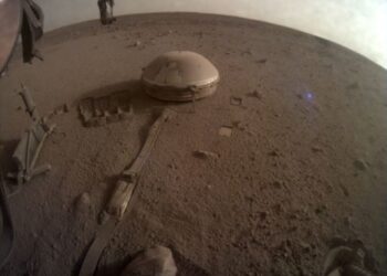 SEISMOMETER milik InSight di permukaan Marikh ketika jangka hayat kenderaan robotik itu bakal berakhir . - AGENSI   