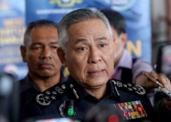 ACRYL Sani Abdullah Sani selepas ditemui pada majlis pelancaran Misi Bantuan Banjir Kementerian Dalam Negeri ke Pantai Timur di Putrajaya. - UTUSAN/FAISOL MUSTAFA