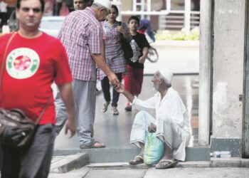 BERSEDEKAH merupakan salah satu cara untuk meningkatkan komponen spiritual dalam menjadi insan yang berjaya di dunia dan akhirat.