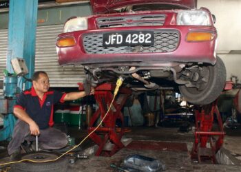 JANGAN sesekali mengabaikan penyelenggaraan kenderaan bagi mengelak penambahan kos akibat pelbagai kerosakan.