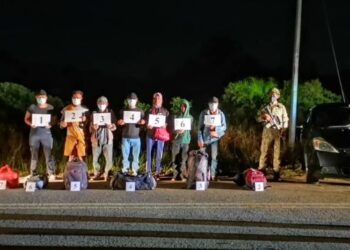 TUJUH individu ditahan di kawasan Kompleks Kastam, Imigresen, Kurantin dan Keselamatan (ICQS) Lubok Antu.