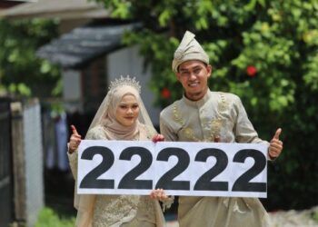 NUR Amira Amran dan Zamirul Aiman Zahari disatukan pada tarikh istimewa, 22 Februari 2022 di Kampung Bukit Tunggal di Kuala Nerus Terengganu hari ini.